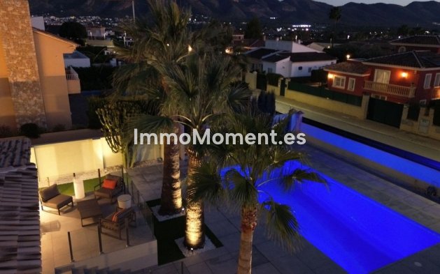 Resale - Detached villa - Alfaz del Pi - L'Alfás del Pi Centro