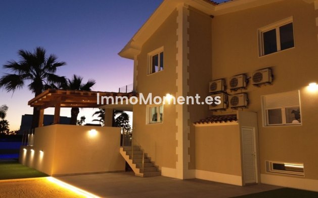 Resale - Detached villa - Alfaz del Pi - L'Alfás del Pi Centro