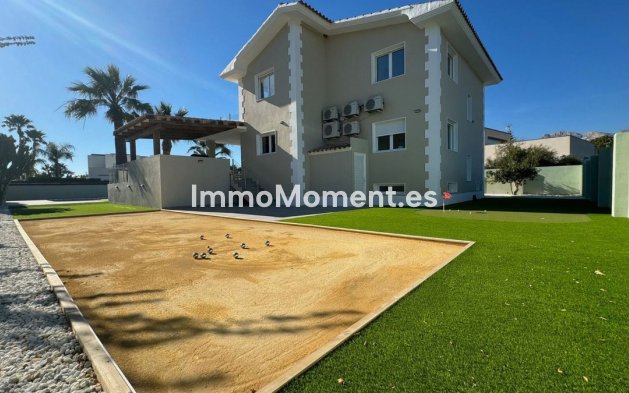Resale - Detached villa - Alfaz del Pi - L'Alfás del Pi Centro