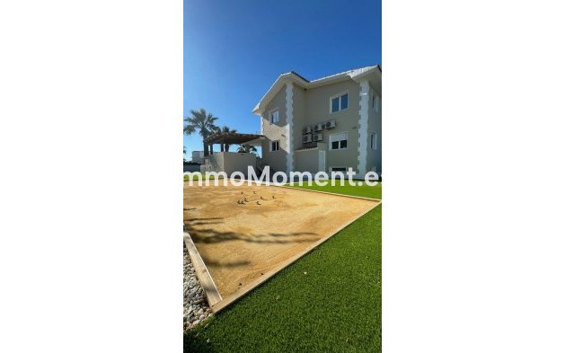 Resale - Detached villa - Alfaz del Pi - L'Alfás del Pi Centro