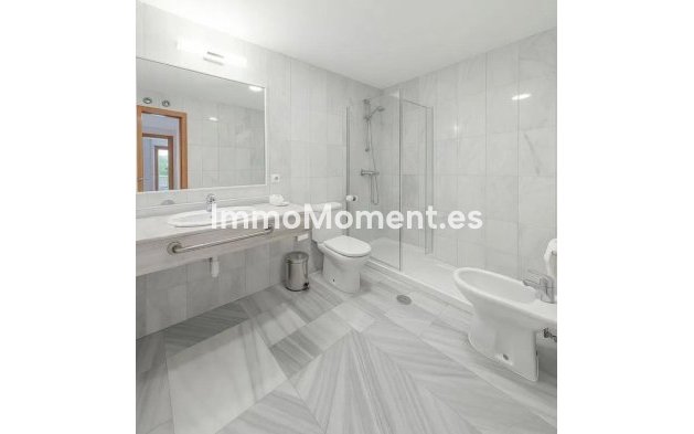 Reventa - Villa independiente - Estepona  - Estepona Centro