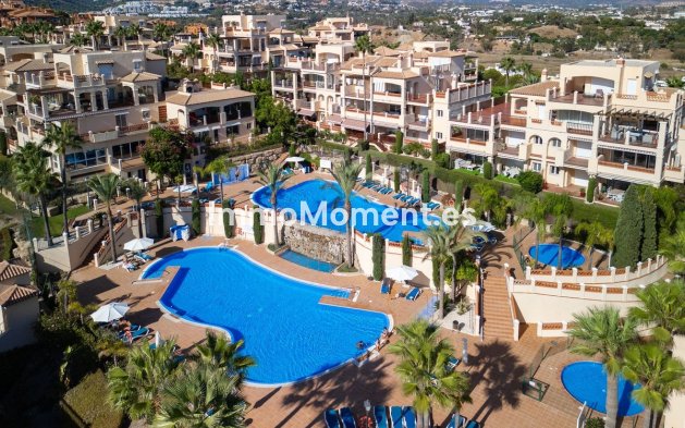 Revente - Appartement - Estepona  - Atalaya