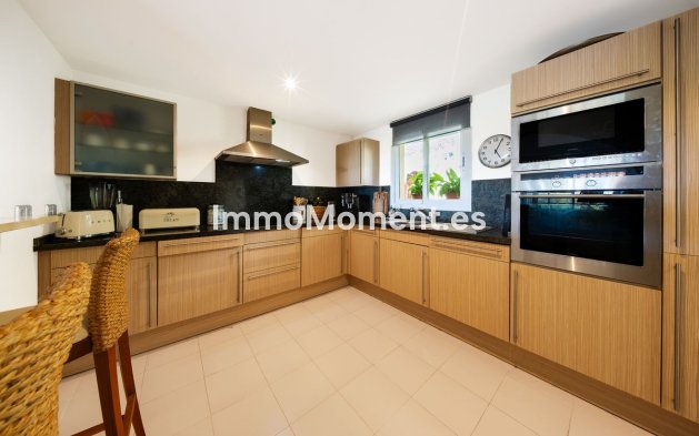 Revente - Appartement - Estepona  - Atalaya