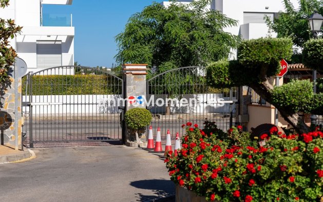 Revente - Appartement - Estepona  - Atalaya