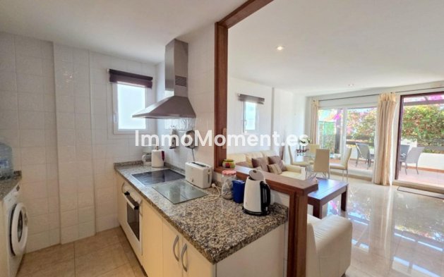Resale - Apartment - Manilva - La Duquesa