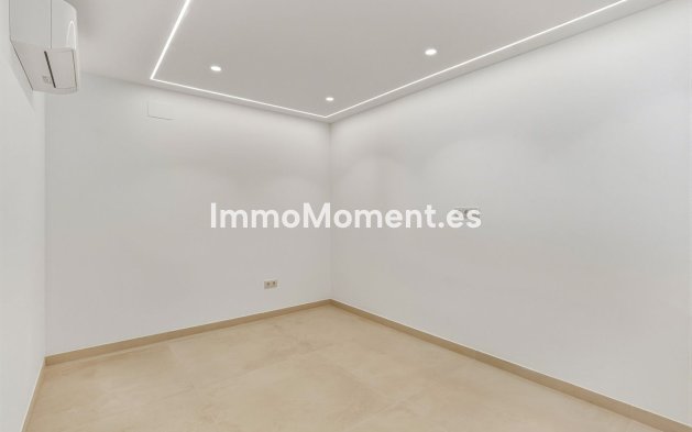 Resale - Townhouse - Marbella - Altos de los Monteros