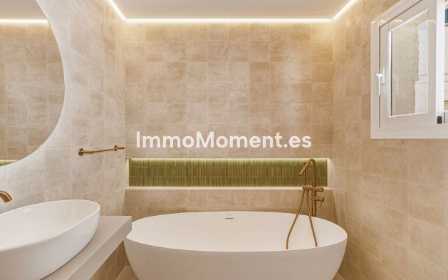 Resale - Townhouse - Marbella - Altos de los Monteros