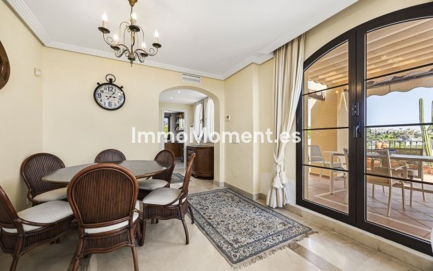 Resale - Apartment - Benahavís - Los Arqueros