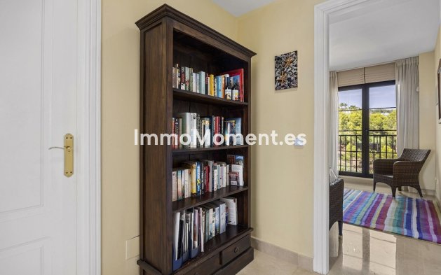 Resale - Apartment - Benahavís - Los Arqueros