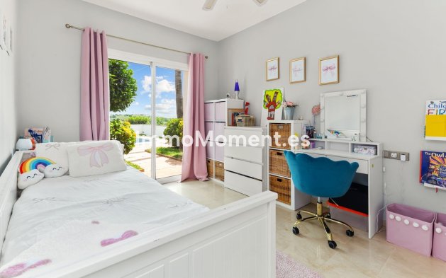 Reventa - Villa independiente - Estepona  - Estepona Centro