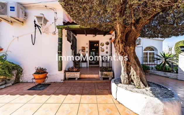 Resale - Detached villa - Inland  - Alhaurín de la Torre