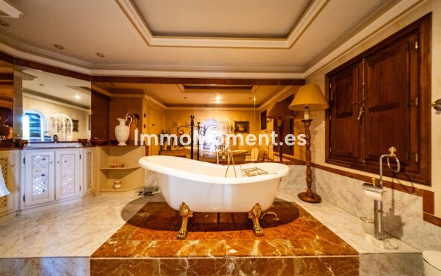 Resale - Detached villa - Inland  - Alhaurín de la Torre