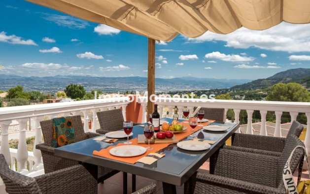 Resale - Detached villa - Inland  - Alhaurín de la Torre