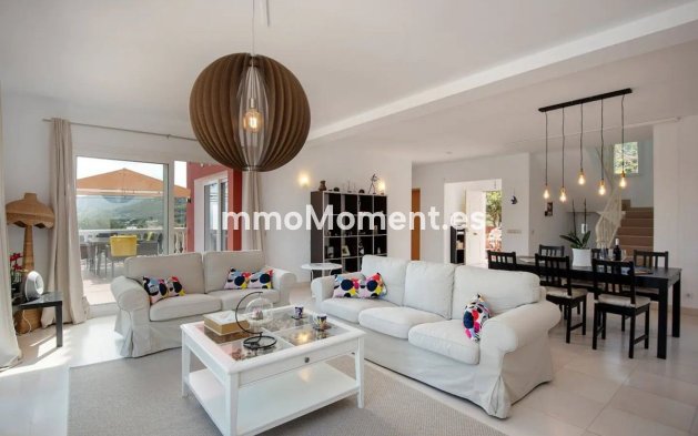 Resale - Detached villa - Inland  - Alhaurín de la Torre