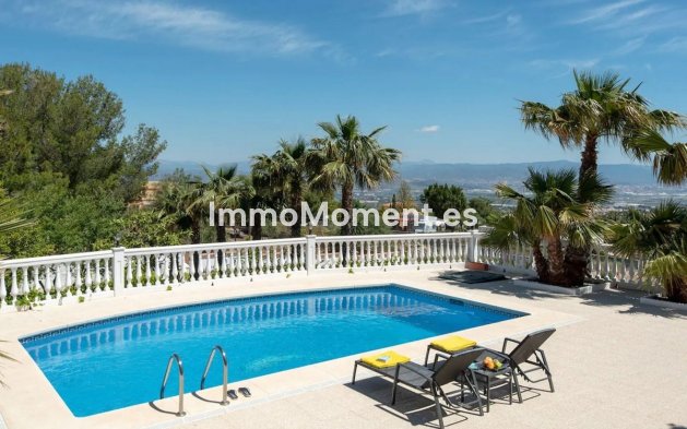 Resale - Detached villa - Inland  - Alhaurín de la Torre