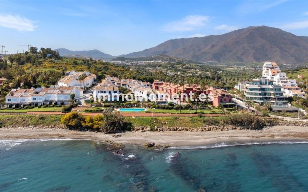 Reventa - Villa independiente - Estepona  - Estepona Centro