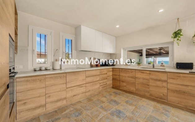 Reventa - Villa independiente - Estepona  - Estepona Centro