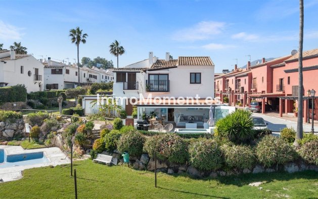 Reventa - Villa independiente - Estepona  - Estepona Centro
