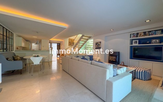 Resale - Townhouse - Marbella - Nueva Andalucía