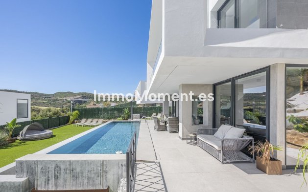 Reventa - Villa independiente - Estepona  - Valle Romano