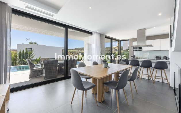 Reventa - Villa independiente - Estepona  - Valle Romano