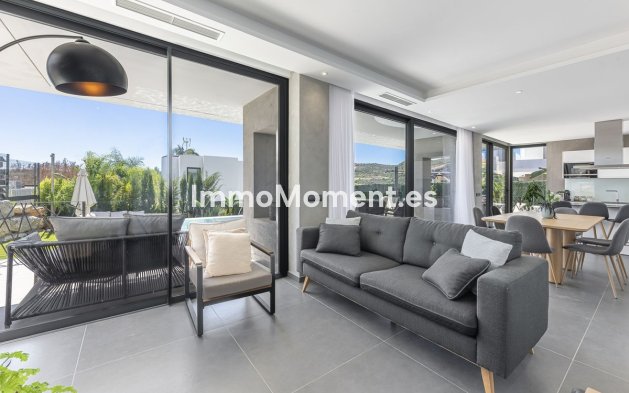 Reventa - Villa independiente - Estepona  - Valle Romano