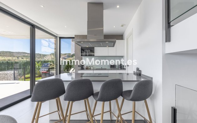 Reventa - Villa independiente - Estepona  - Valle Romano