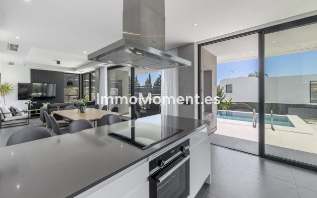 Reventa - Villa independiente - Estepona  - Valle Romano