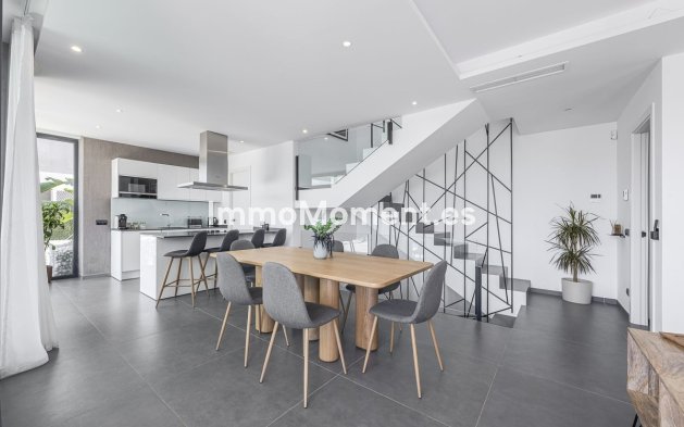 Reventa - Villa independiente - Estepona  - Valle Romano