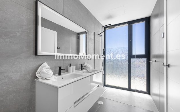 Reventa - Villa independiente - Estepona  - Valle Romano