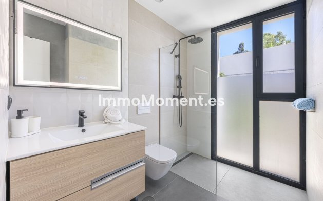 Reventa - Villa independiente - Estepona  - Valle Romano