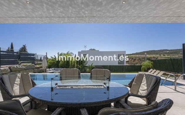 Reventa - Villa independiente - Estepona  - Valle Romano