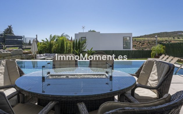 Reventa - Villa independiente - Estepona  - Valle Romano