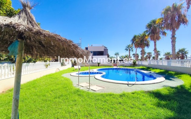 Resale - Apartment - Orihuela Costa - Cabo roig - La Zenia