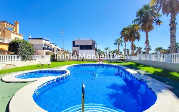 Resale - Apartment - Orihuela Costa - Cabo roig - La Zenia