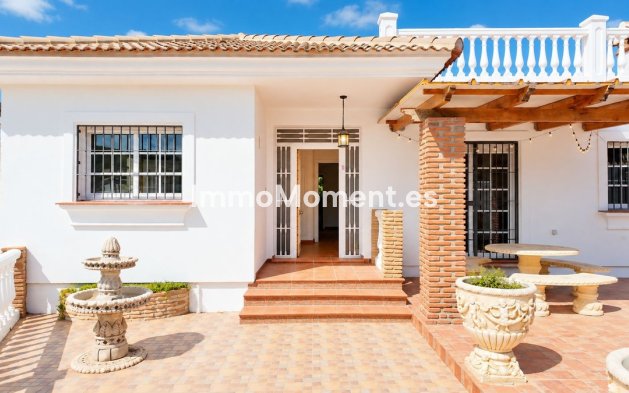 Resale - Detached villa - Inland  - Alhaurín de la Torre