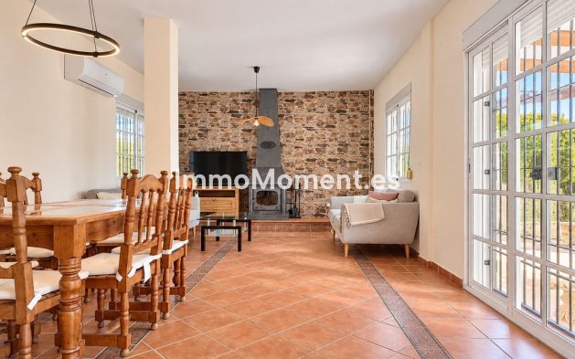 Resale - Detached villa - Inland  - Alhaurín de la Torre