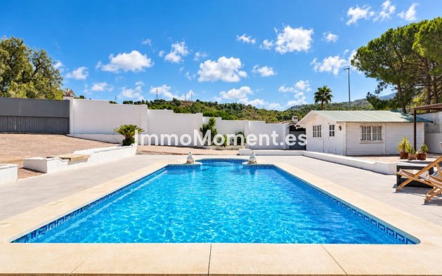 Resale - Detached villa - Inland  - Alhaurín de la Torre
