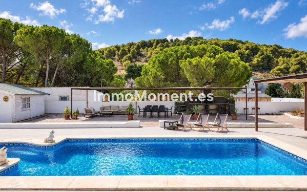 Resale - Detached villa - Inland  - Alhaurín de la Torre
