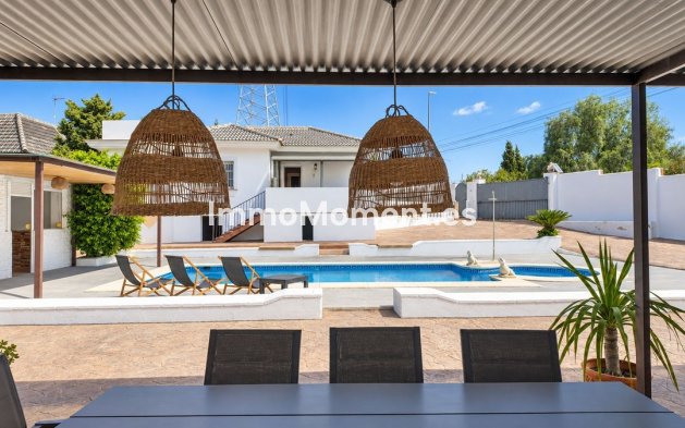 Resale - Detached villa - Inland  - Alhaurín de la Torre