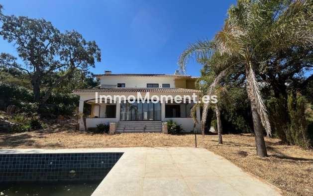 Bestaande woning - Vrijstaande villa - Marbella - La Mairena