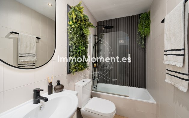 Resale - Detached villa - Estepona - Estepona Centro
