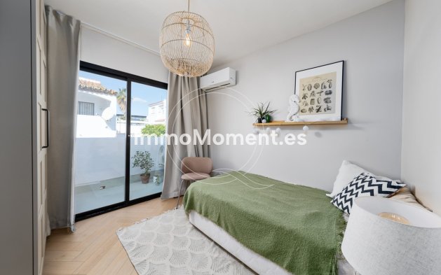 Resale - Detached villa - Estepona - Estepona Centro