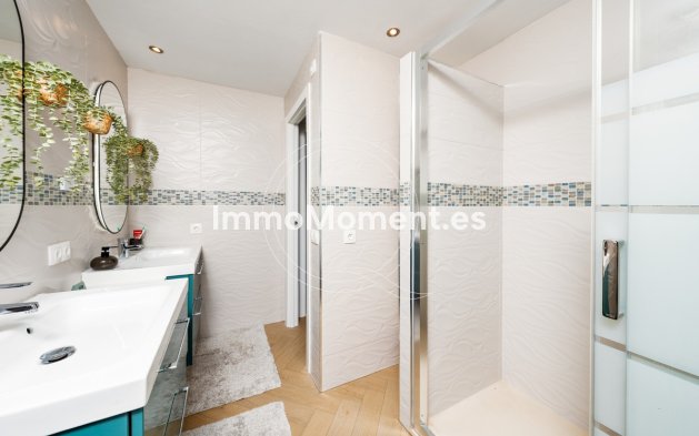 Resale - Detached villa - Estepona - Estepona Centro