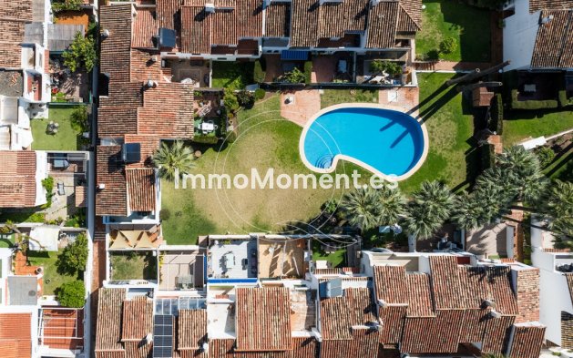 Resale - Detached villa - Estepona - Estepona Centro