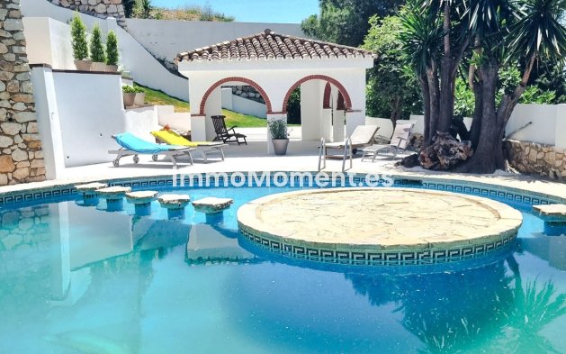 Resale - Detached villa - Benalmadena - Benalmadena Centro