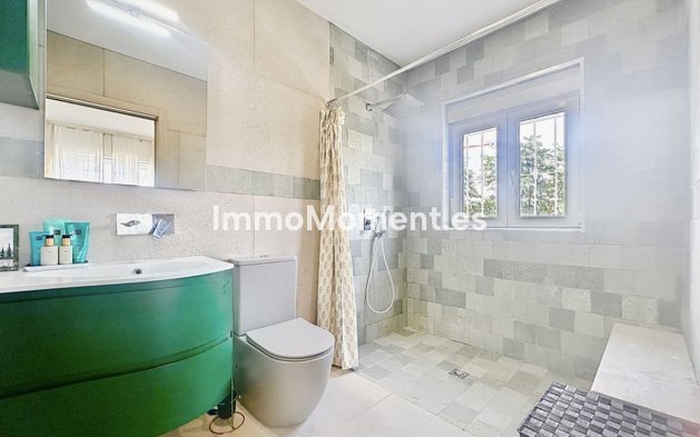 Bestaande woning - Vrijstaande villa - Estepona  - Estepona Centro