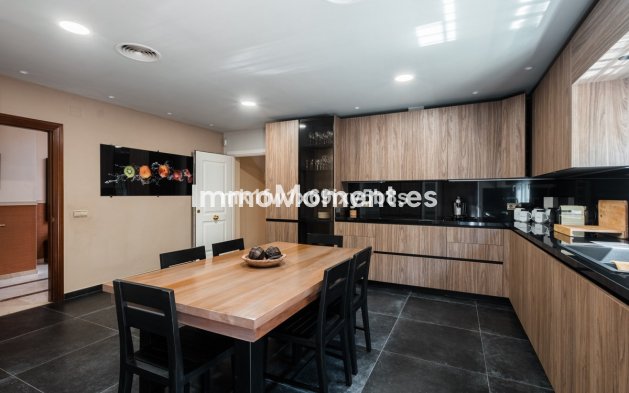Resale - Detached villa - Inland  - Alhaurín de la Torre