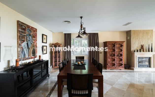 Resale - Detached villa - Inland  - Alhaurín de la Torre