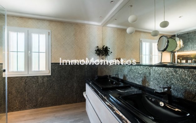 Resale - Detached villa - Inland  - Alhaurín de la Torre